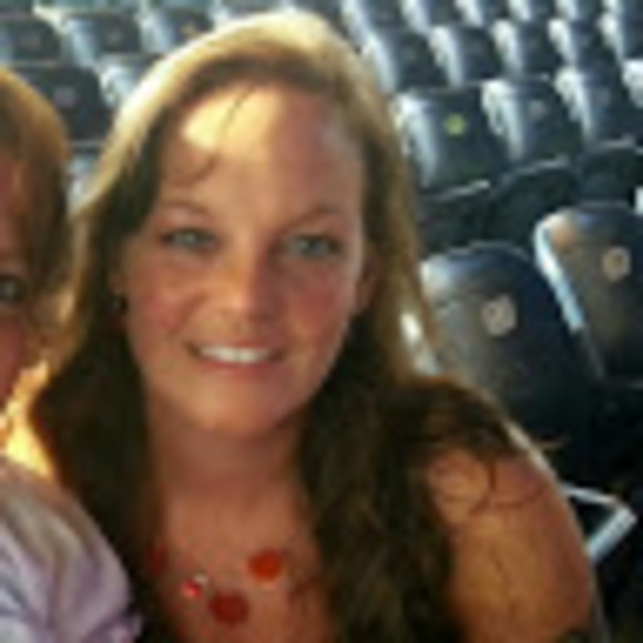 Meet your Posher, Tori - Picture 1 of 1